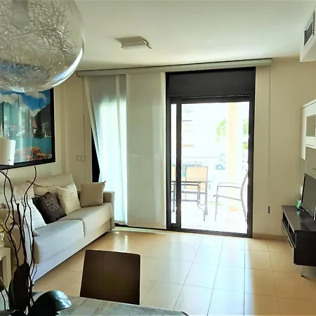 En Roses: Terraza, A/a, Wifi, Parking, 2ª Linea De Playa - Es-258-89 Apartment *